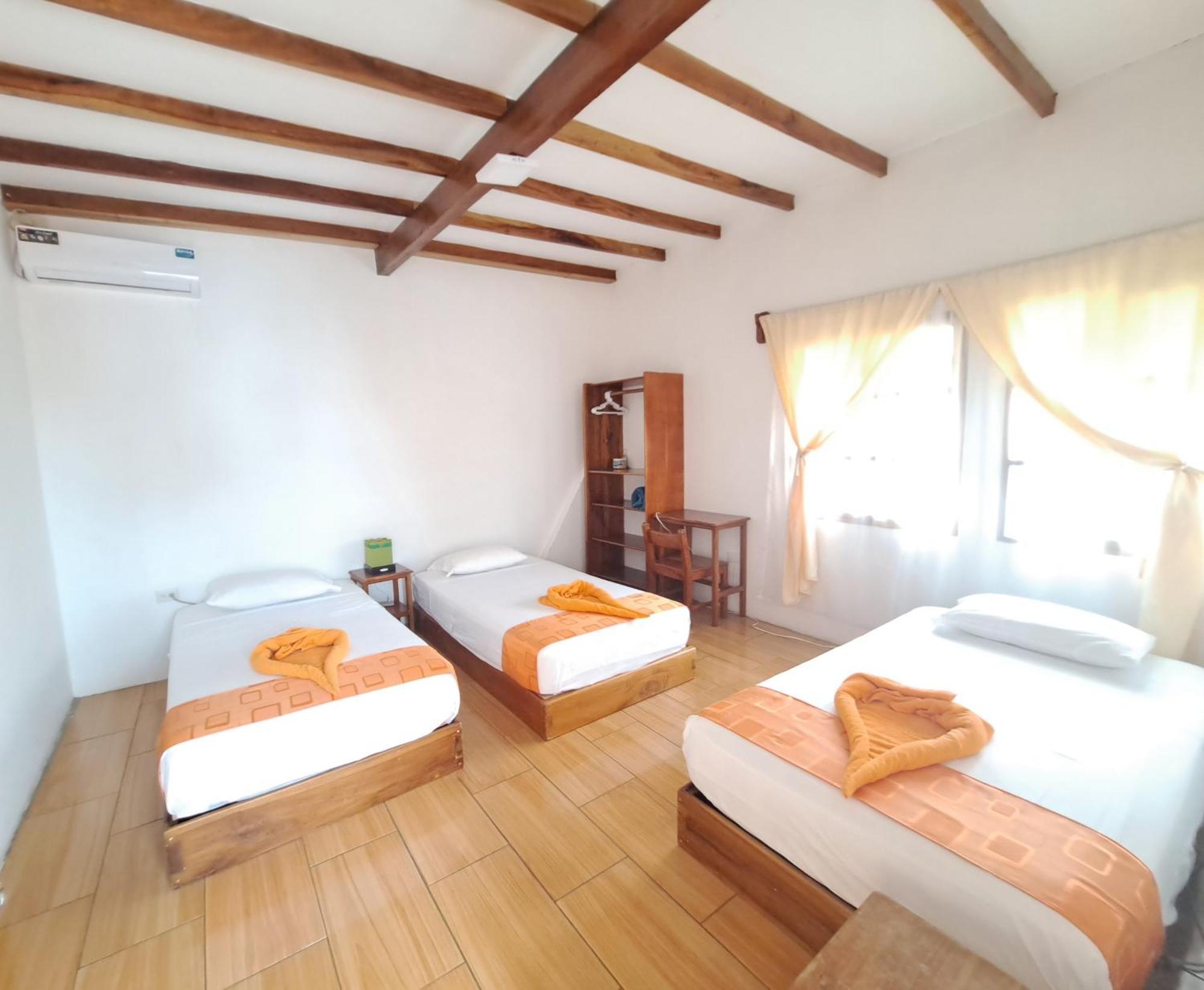 Hostal Tero Real Puerto Villamil Δωμάτιο φωτογραφία